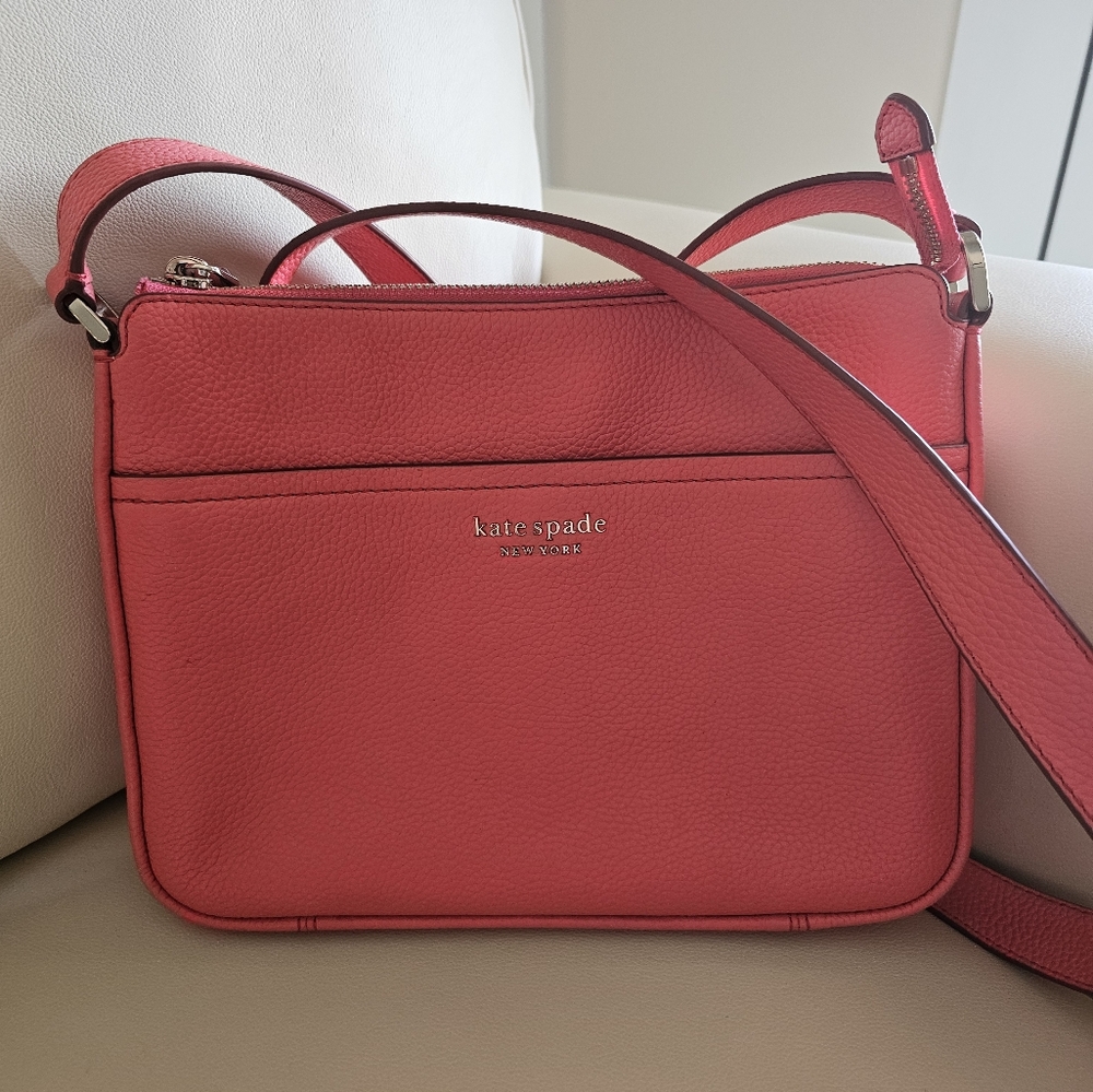 KATE SPADE RUN AROUND MEDIUM CROSSBODY PEACHMELBA (PEBBLE LEATHER)